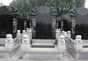 北京极乐园墓型荷花双狮碑